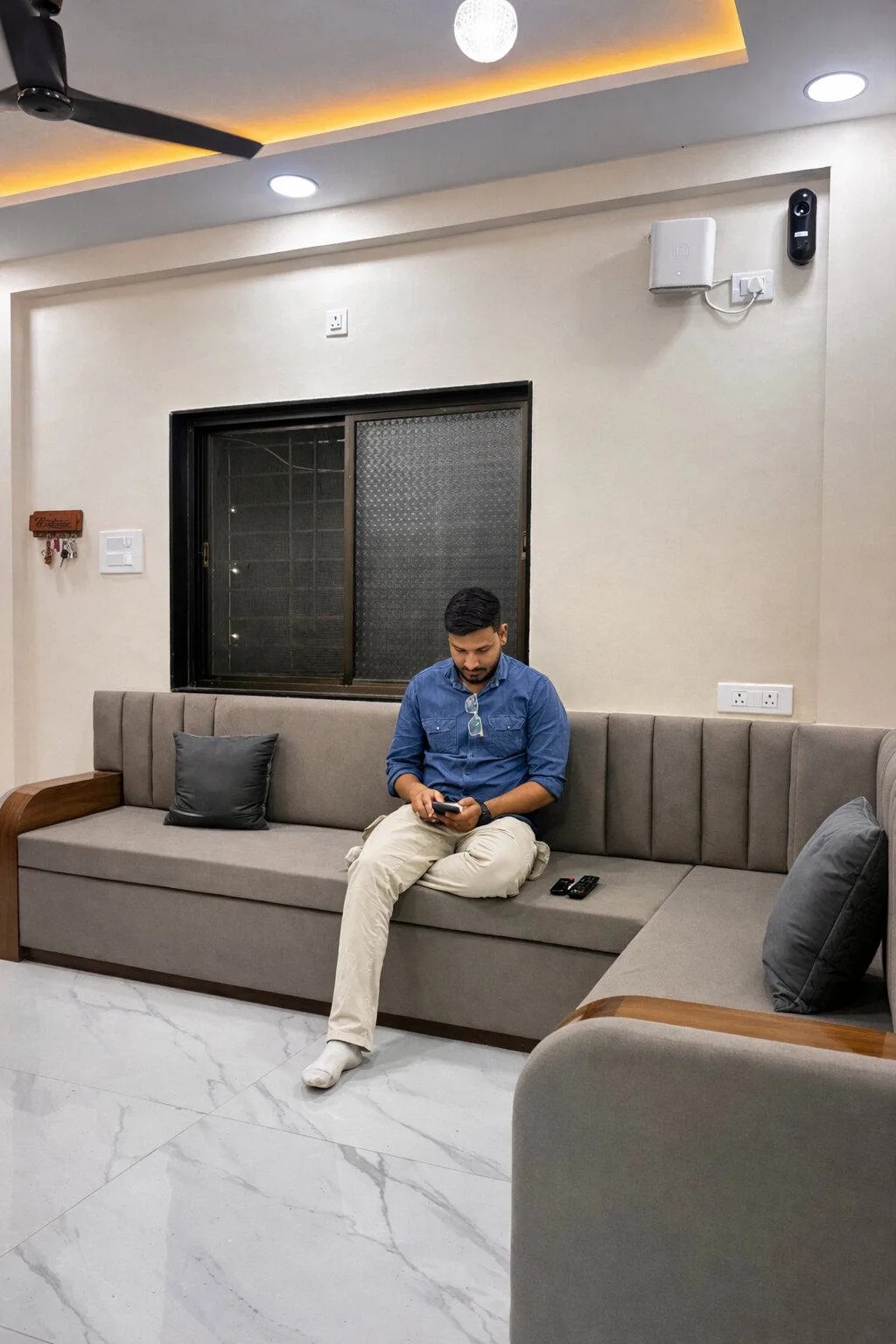 Mr. Hoval Interior